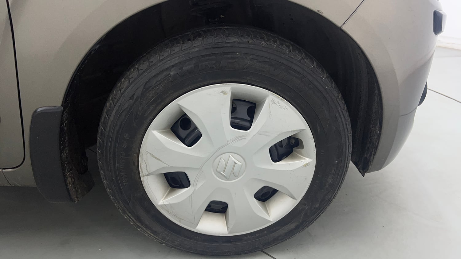 Used 2019 Maruti Suzuki Wagon R VXi (O) 1.2 AMT Petrol Automatic tyres RIGHT FRONT TYRE RIM VIEW