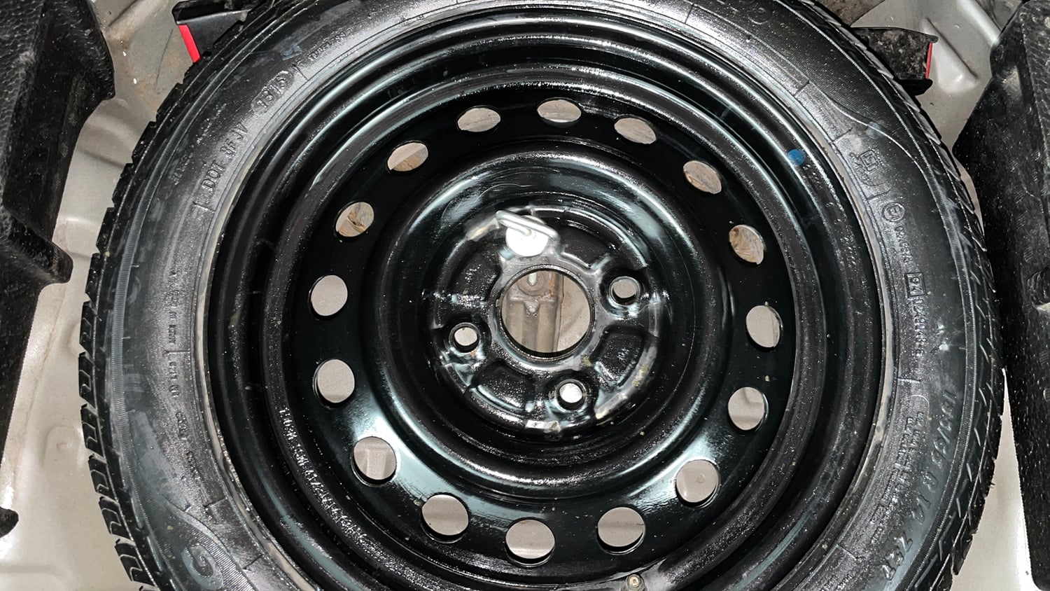 Used 2015 Maruti Suzuki Wagon R VXI Petrol Manual tyres SPARE TYRE VIEW