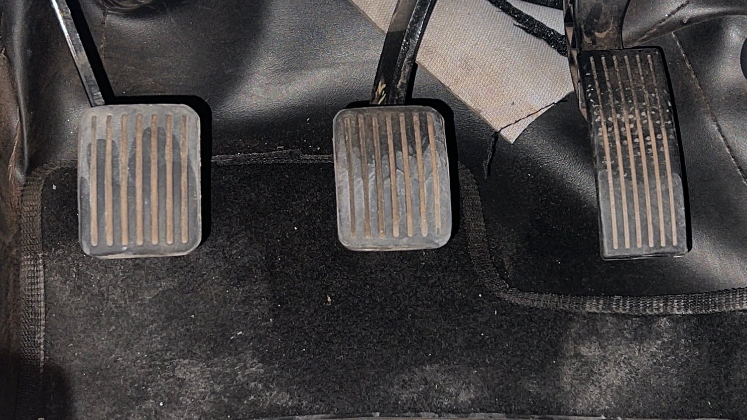 Used 2022 Hyundai Grand i10 Nios Sportz 1.2 Kappa VTVT Petrol Manual interior PEDALS VIEW