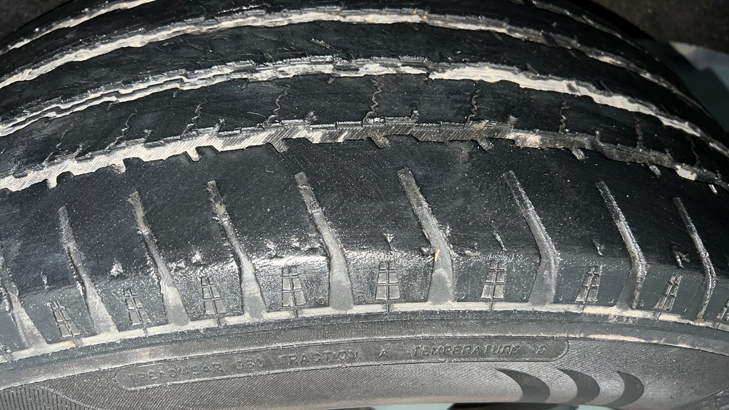 Used 2022 Mahindra Scorpio N Z8 L Petrol AT 7 STR Petrol Automatic tyres RIGHT REAR TYRE TREAD VIEW