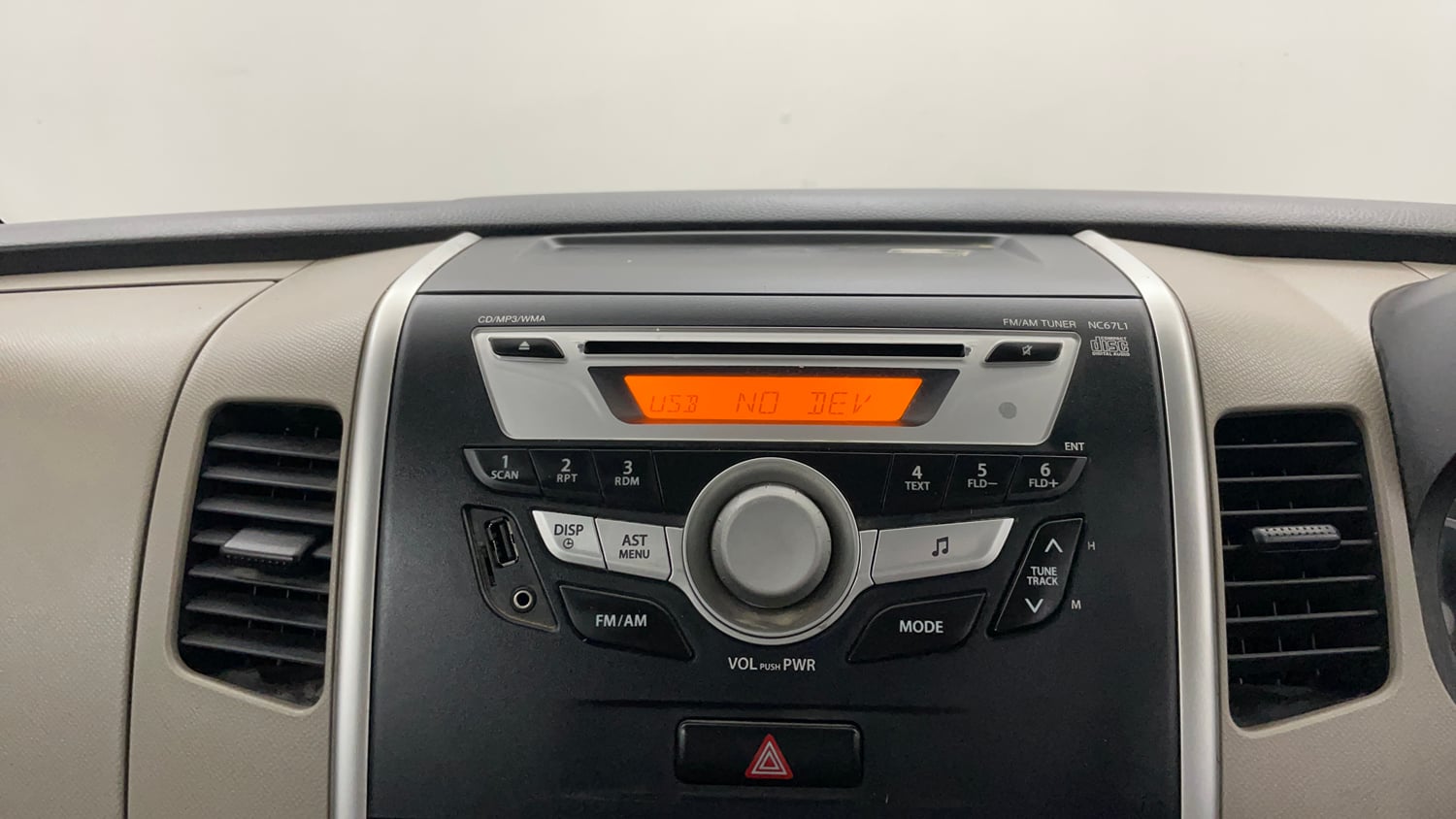 Used 2015 Maruti Suzuki Wagon R VXI Petrol Manual interior MUSIC SYSTEM & AC CONTROL VIEW