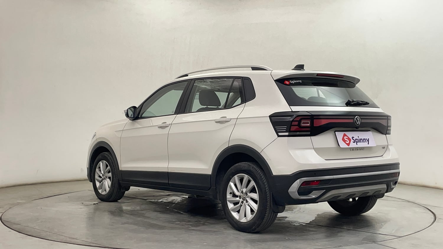 Used 2022 Volkswagen Taigun Highline 1.0 TSI MT Petrol Manual exterior LEFT REAR CORNER VIEW