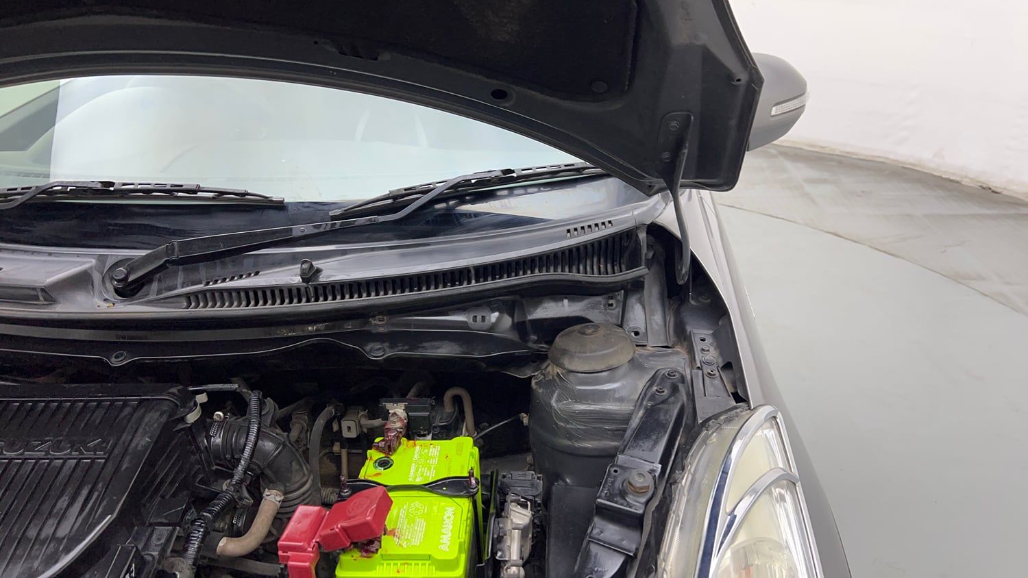 Used 2015 Maruti Suzuki Swift ZXi Petrol Manual engine ENGINE LEFT SIDE HINGE & APRON VIEW