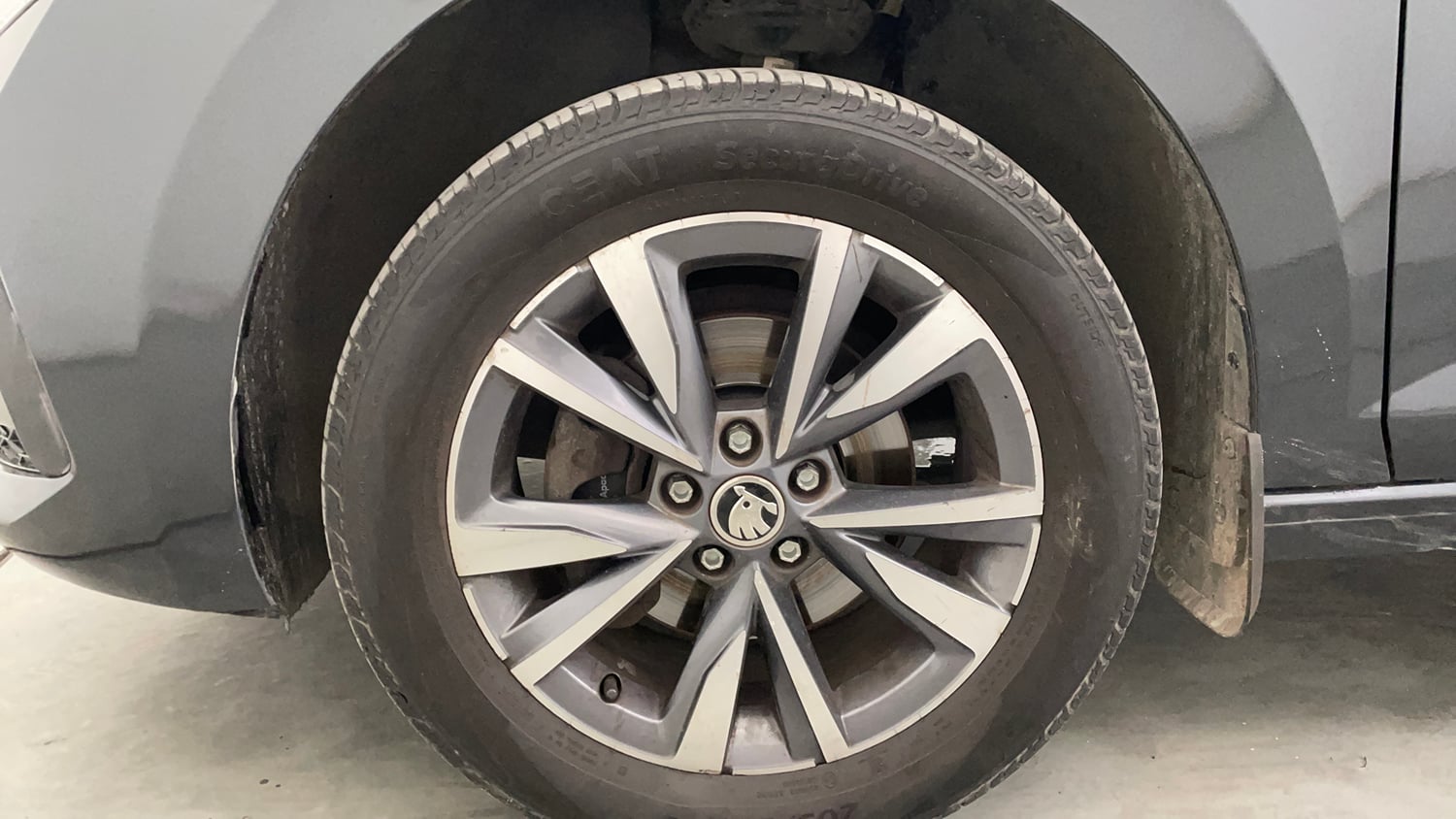 Used 2024 Skoda Slavia Style 1.0L TSI MT Petrol Manual tyres LEFT FRONT TYRE RIM VIEW