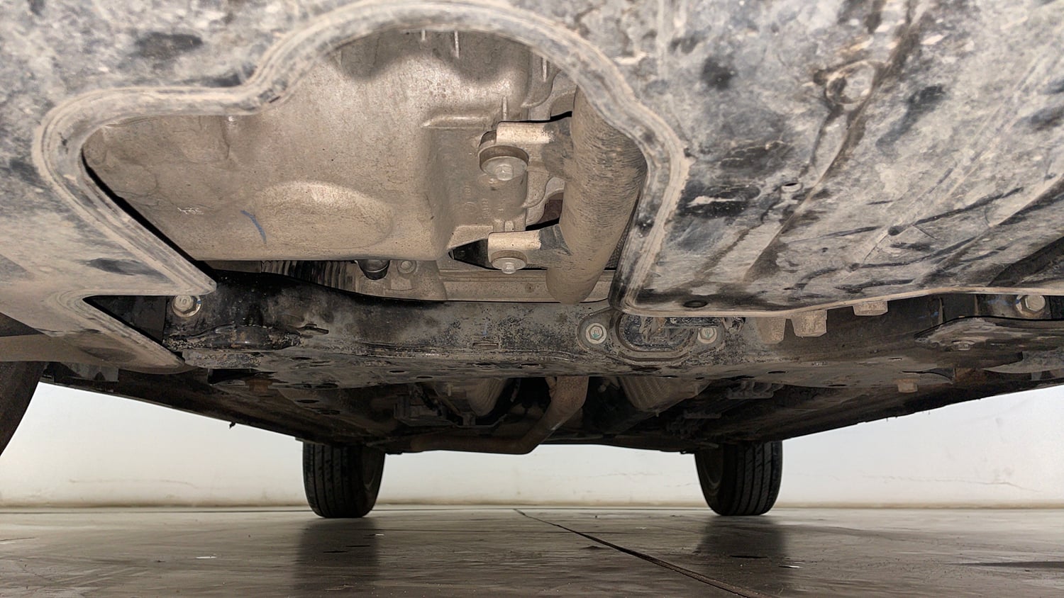 Used 2020 Kia Sonet GTX Plus 1.5 AT Diesel Automatic extra FRONT LEFT UNDERBODY VIEW