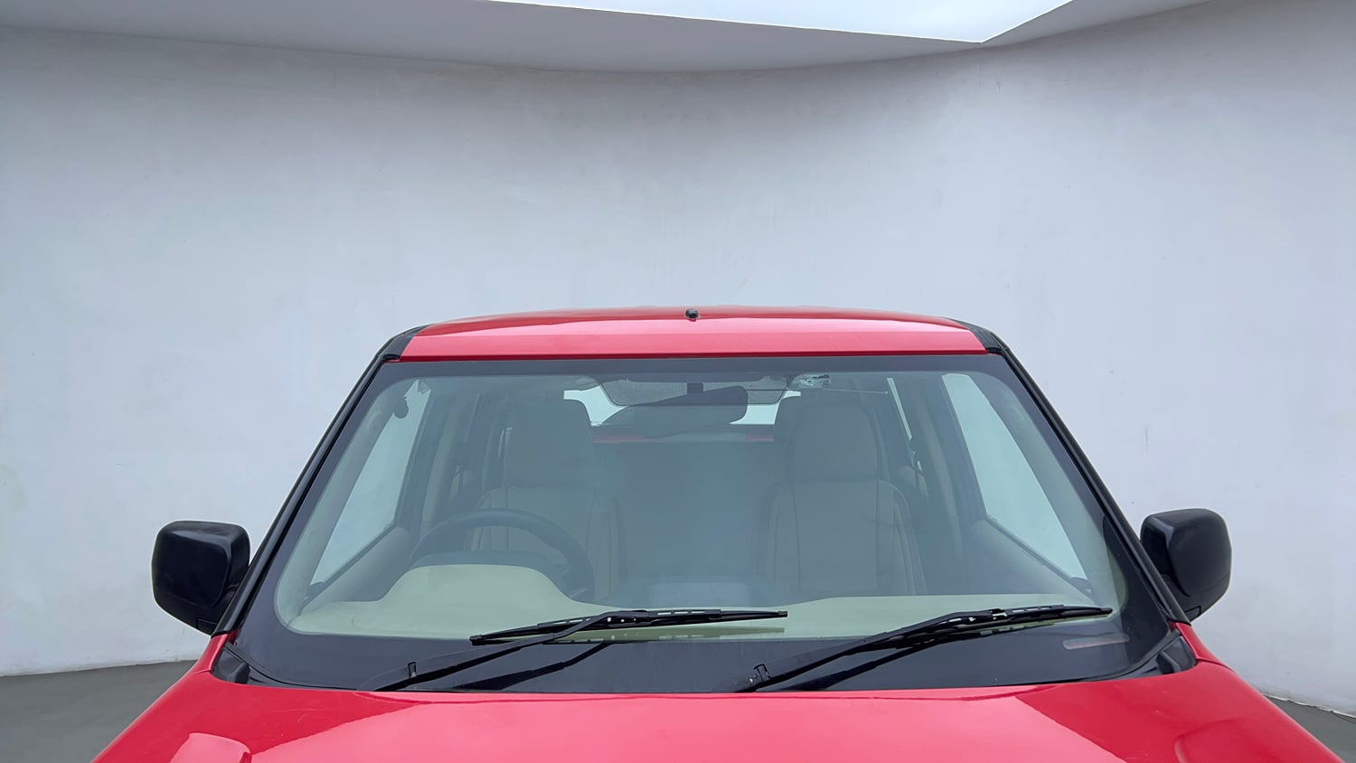 Used 2020 Mahindra TUV300 T4 Plus Diesel Manual exterior FRONT WINDSHIELD VIEW