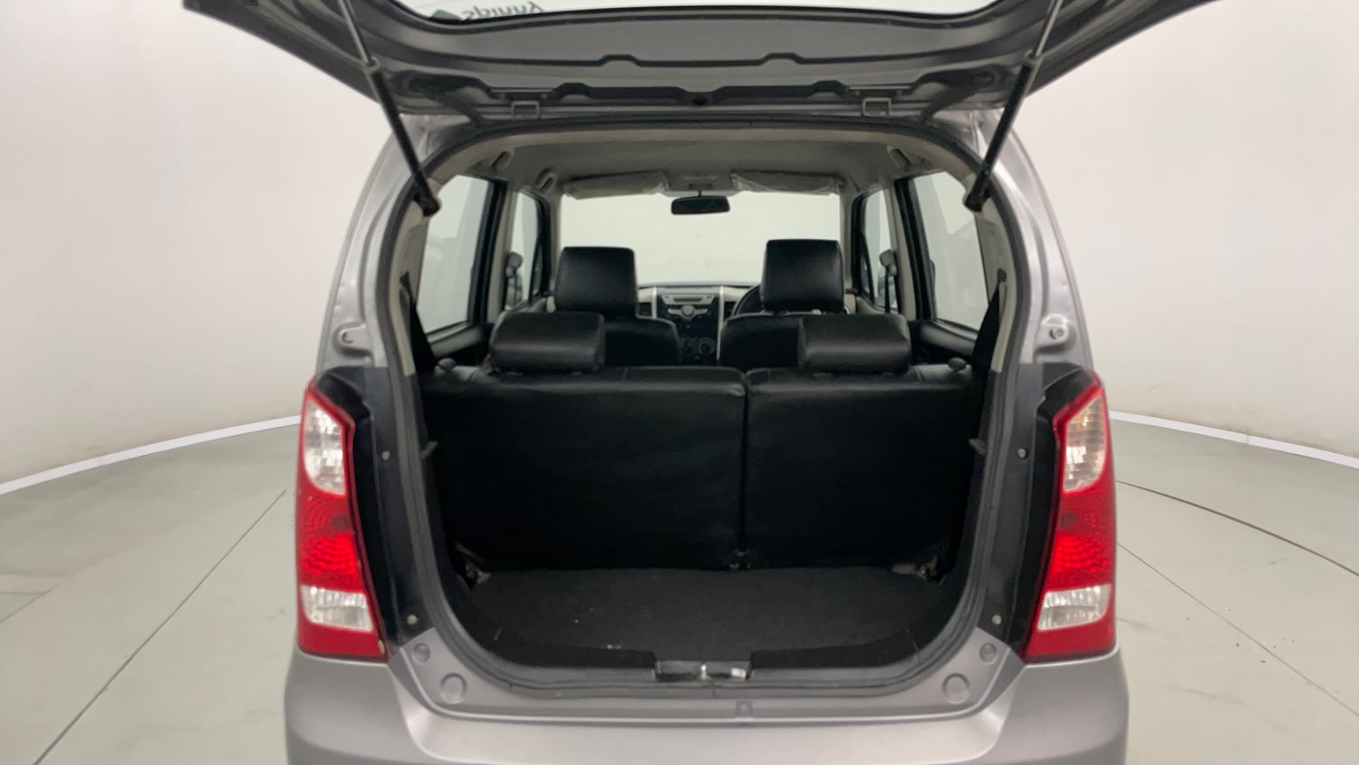 Used 2015 Maruti Suzuki Wagon R VXI Petrol Manual interior DICKY INSIDE VIEW