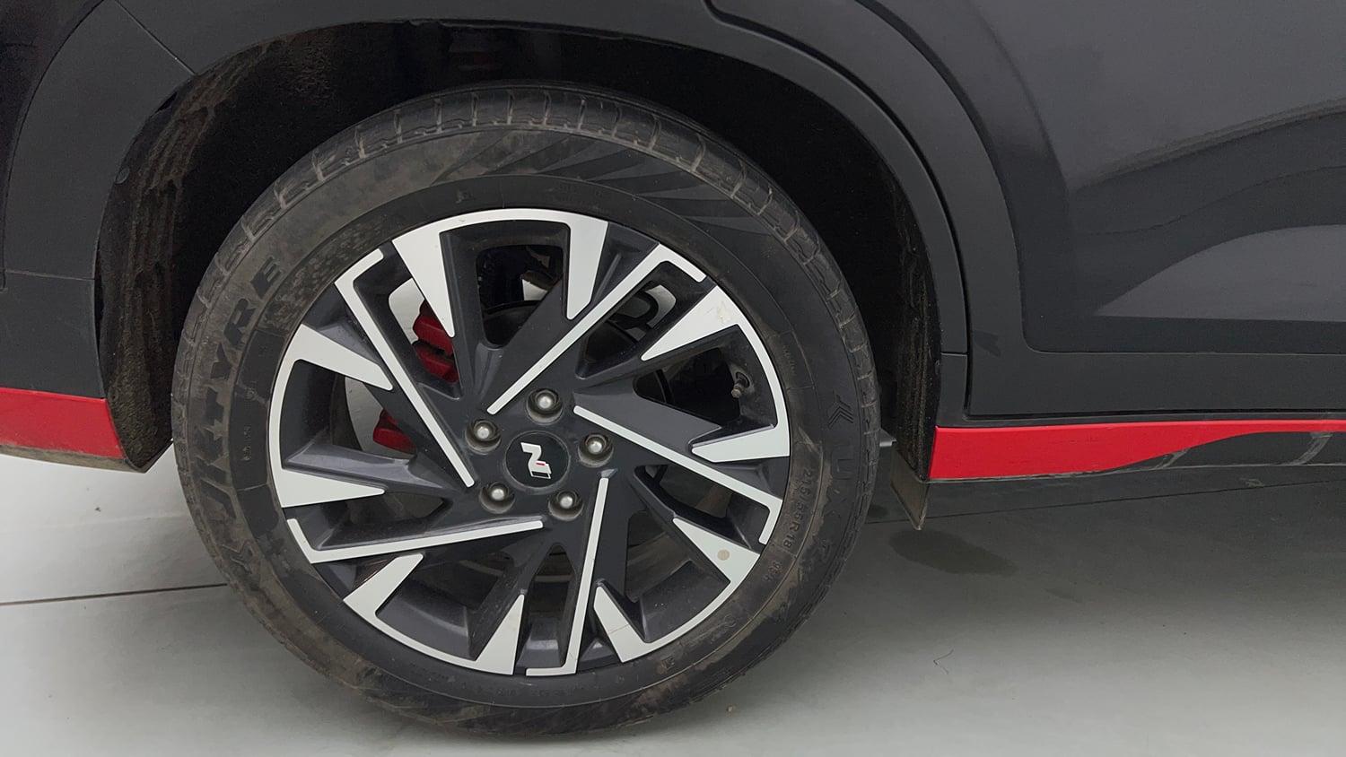 Used 2024 Hyundai Creta N-Line N10 1.5 Turbo DCT Petrol Automatic tyres RIGHT REAR TYRE RIM VIEW