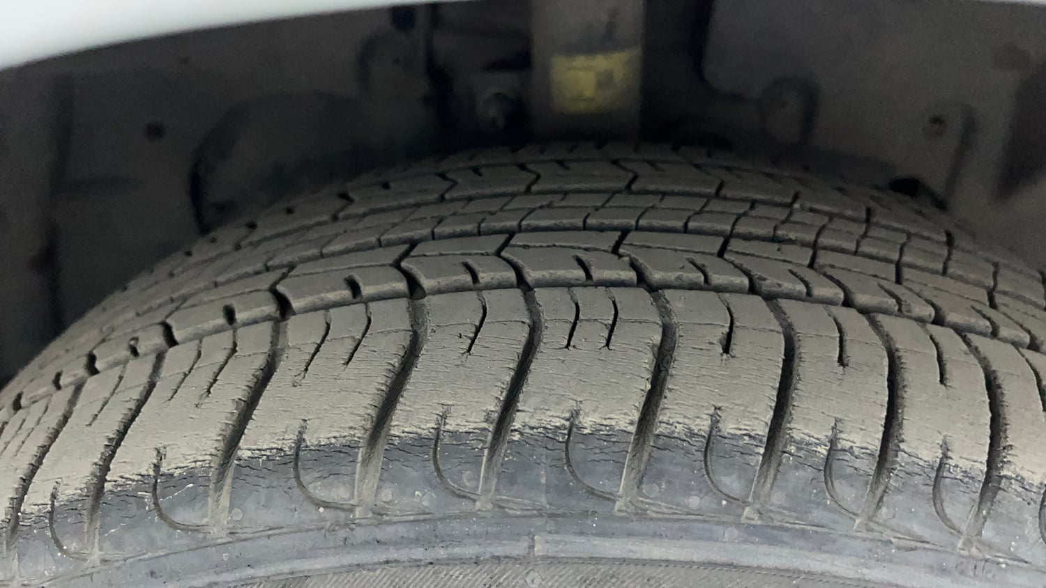 Used 2014 Ford EcoSport Titanium 1.5 TDCi Diesel Manual tyres RIGHT FRONT TYRE TREAD VIEW