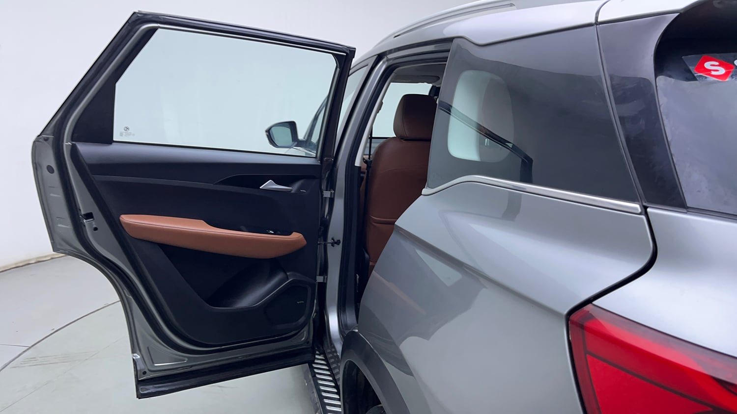 Used 2022 MG Motors Hector Plus Sharp 2.0 Diesel Turbo MT 6-STR Diesel Manual interior LEFT REAR DOOR OPEN VIEW