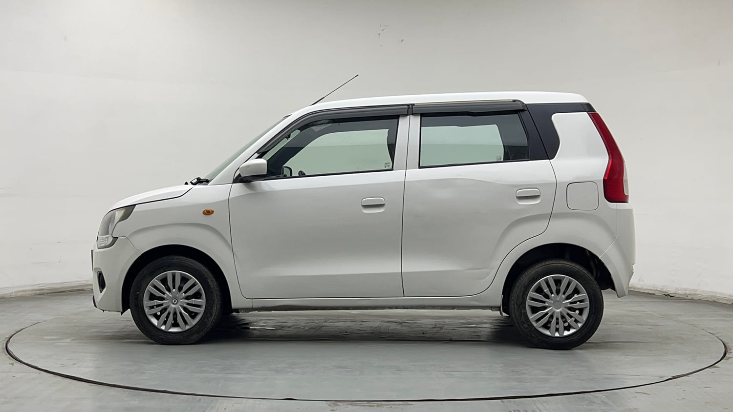 Used 2022 Maruti Suzuki Wagon R 1.0 VXi (O) 1.0 Petrol Manual exterior LEFT SIDE VIEW