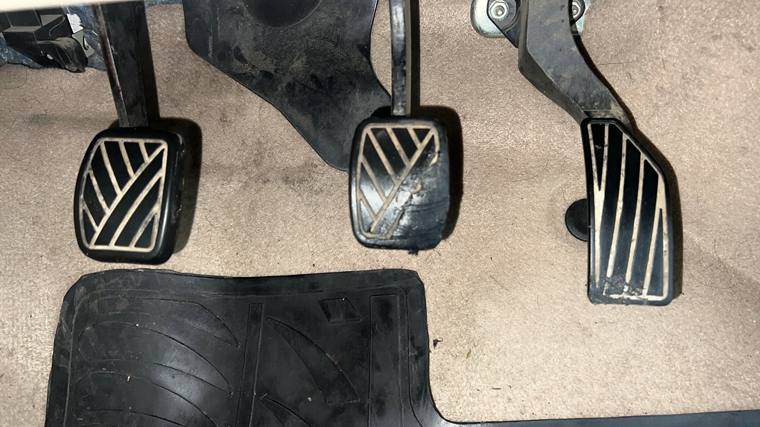 Used 2015 Maruti Suzuki Swift Dzire VXI Petrol Manual interior PEDALS VIEW