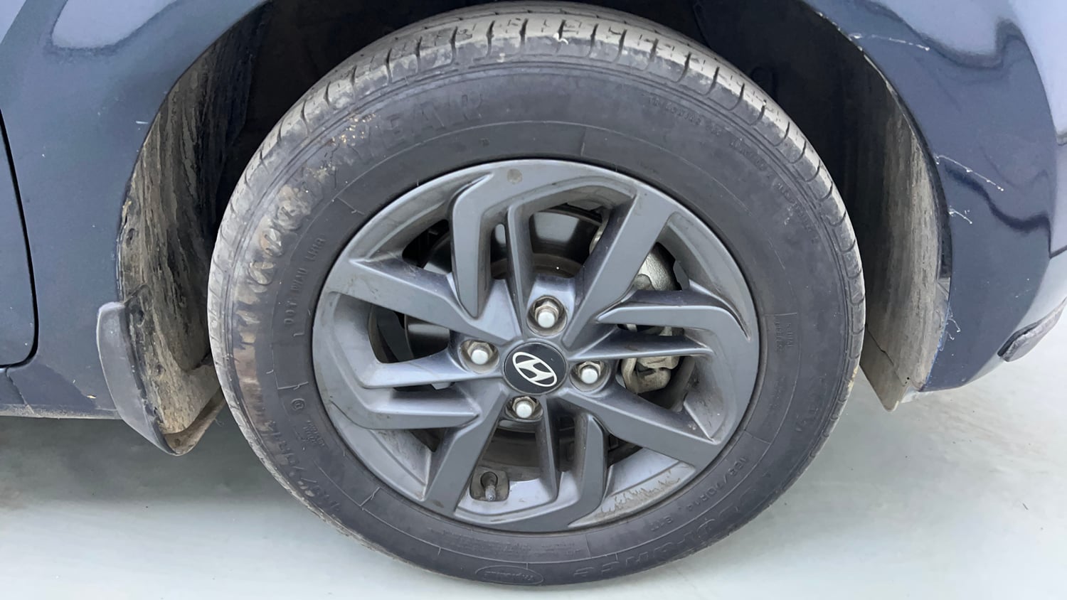 Used 2022 Hyundai Grand i10 Nios Sportz 1.2 Kappa VTVT Petrol Manual tyres RIGHT FRONT TYRE RIM VIEW