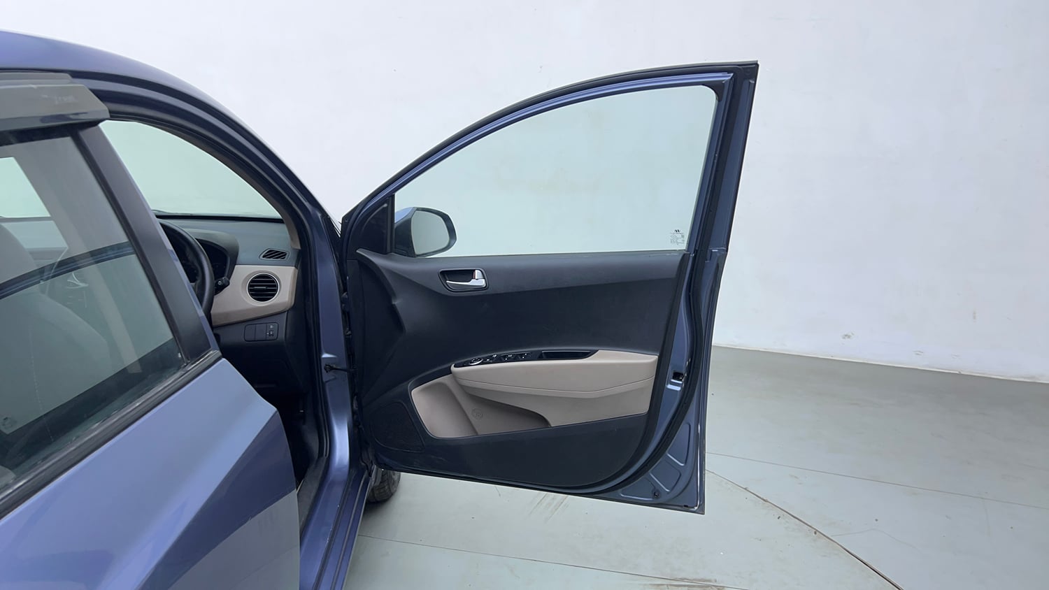 Used 2015 Hyundai Xcent SX 1.2 Petrol Manual interior RIGHT FRONT DOOR OPEN VIEW