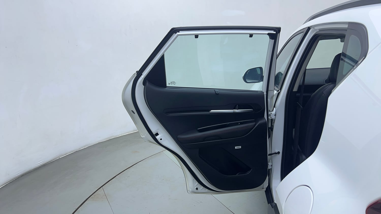 Used 2022 Kia Sonet GTX Plus 1.0 iMT Petrol Manual interior LEFT REAR DOOR OPEN VIEW