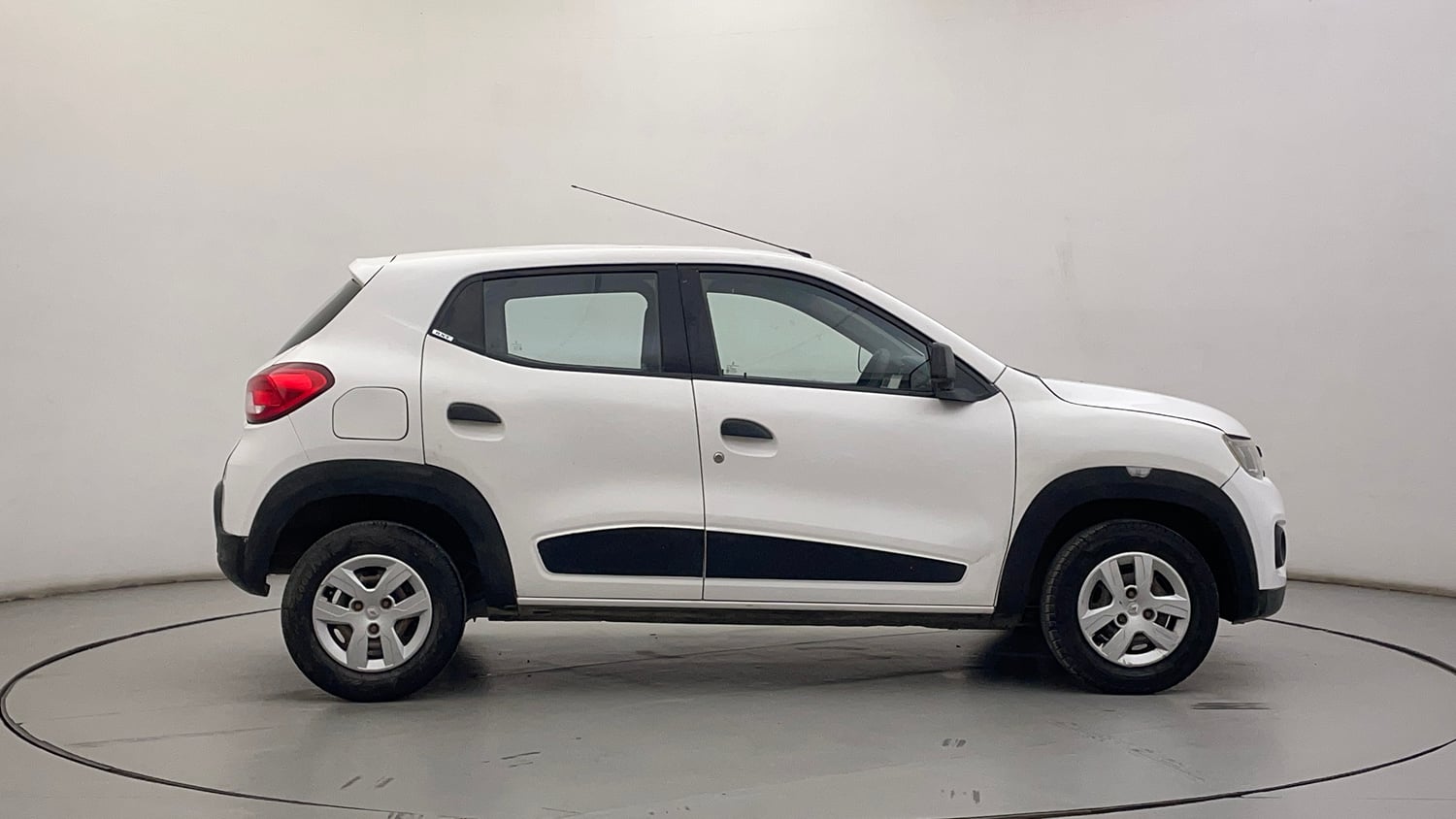 Used 2016 Renault Kwid RXT Petrol Manual exterior RIGHT SIDE VIEW