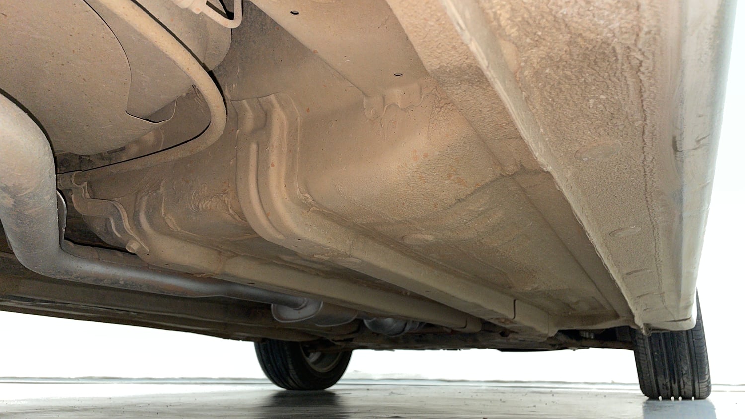 Used 2014 Hyundai Verna Fluidic 1.6 VTVT SX Petrol Manual extra REAR RIGHT UNDERBODY VIEW