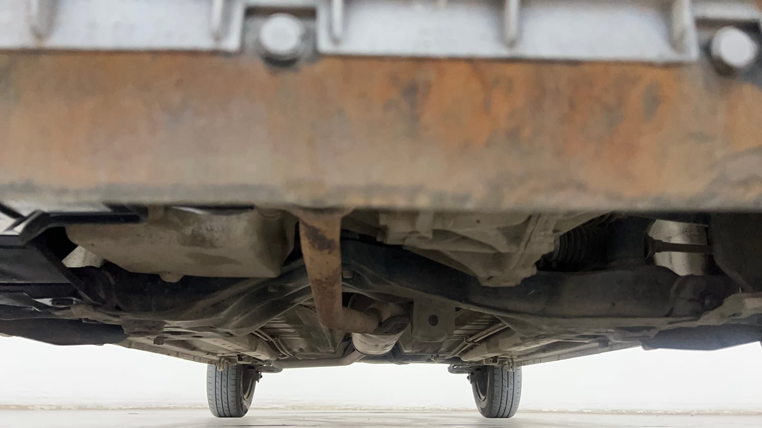 Used 2017 Maruti Suzuki Celerio VXI (O) AMT Petrol Automatic extra FRONT LEFT UNDERBODY VIEW