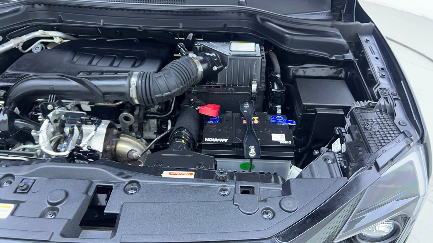 Used 2025 Mahindra XUV 3XO AX7 1.2 Petrol AT Petrol Automatic engine ENGINE LEFT SIDE VIEW