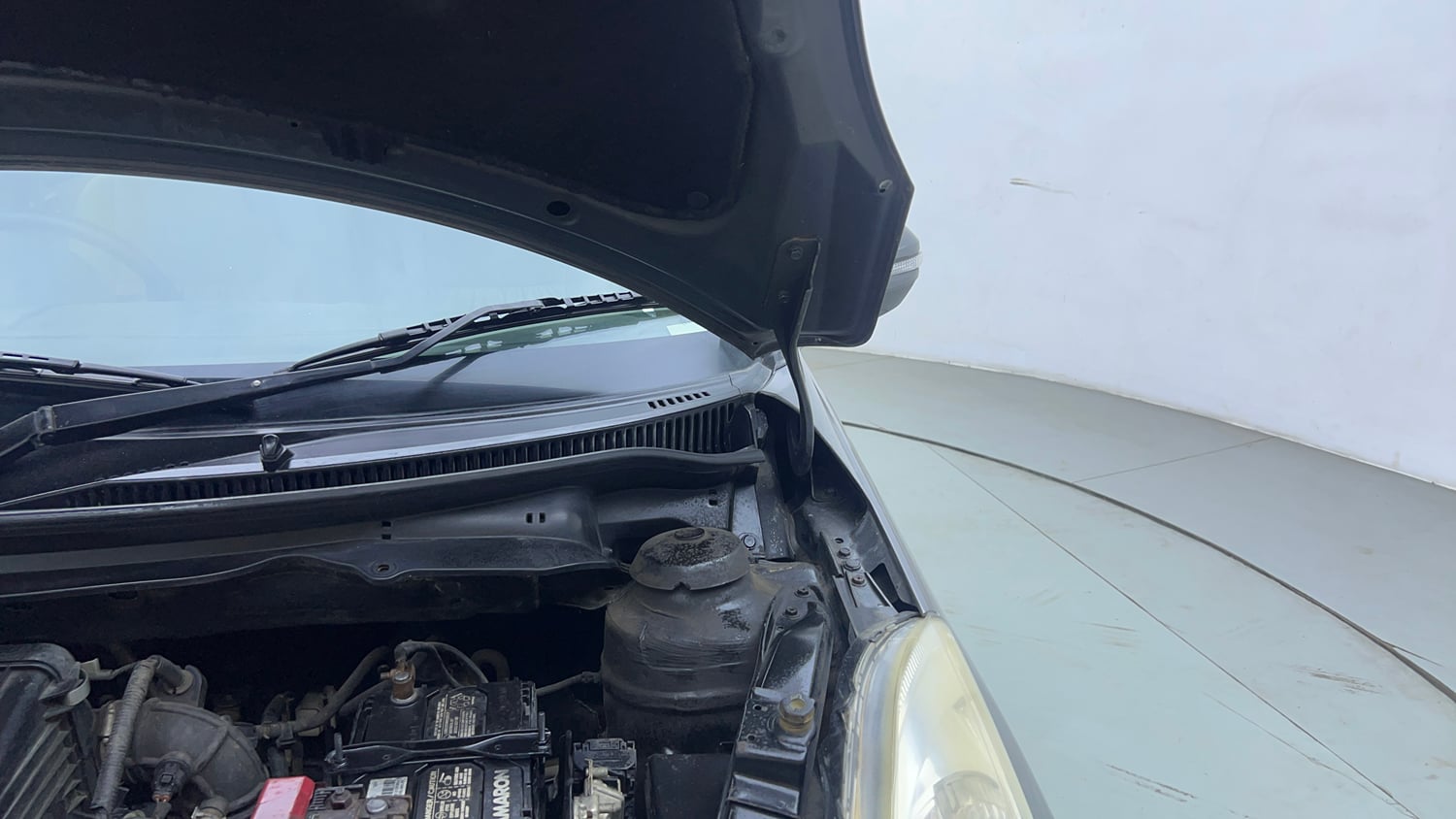 Used 2012 Maruti Suzuki Swift Dzire VXI Petrol Manual engine ENGINE LEFT SIDE HINGE & APRON VIEW