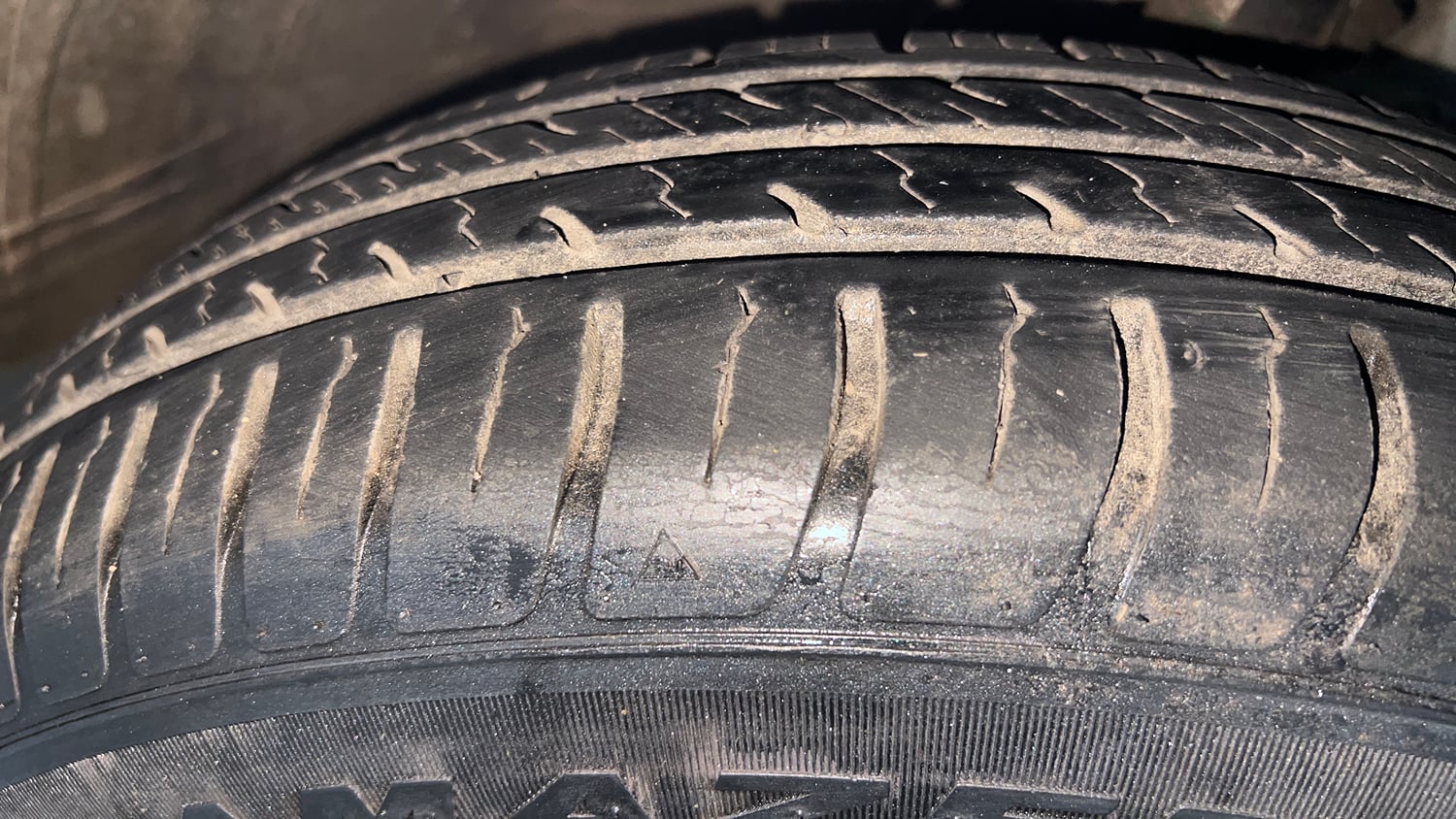 Used 2022 Maruti Suzuki Swift VXi Petrol Manual tyres RIGHT FRONT TYRE TREAD VIEW