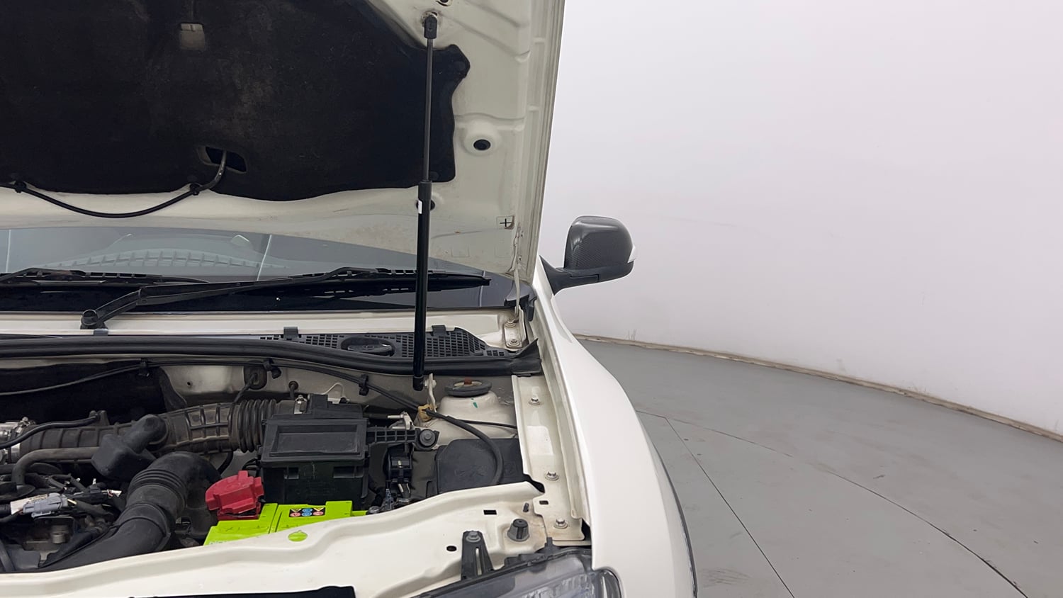 Used 2017 Renault Duster RXS CVT Petrol Automatic engine ENGINE LEFT SIDE HINGE & APRON VIEW