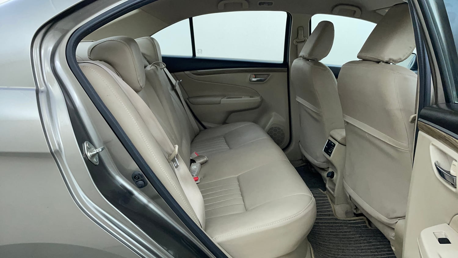 Used 2022 Maruti Suzuki Ciaz Zeta 1.5 Petrol Manual interior RIGHT SIDE REAR DOOR CABIN VIEW