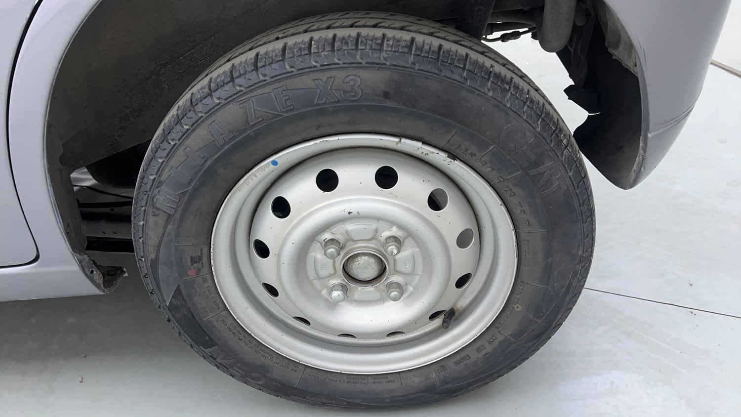 Used 2012 Maruti Suzuki Wagon R 1.0 LXi CNG Cng Manual tyres LEFT REAR TYRE RIM VIEW