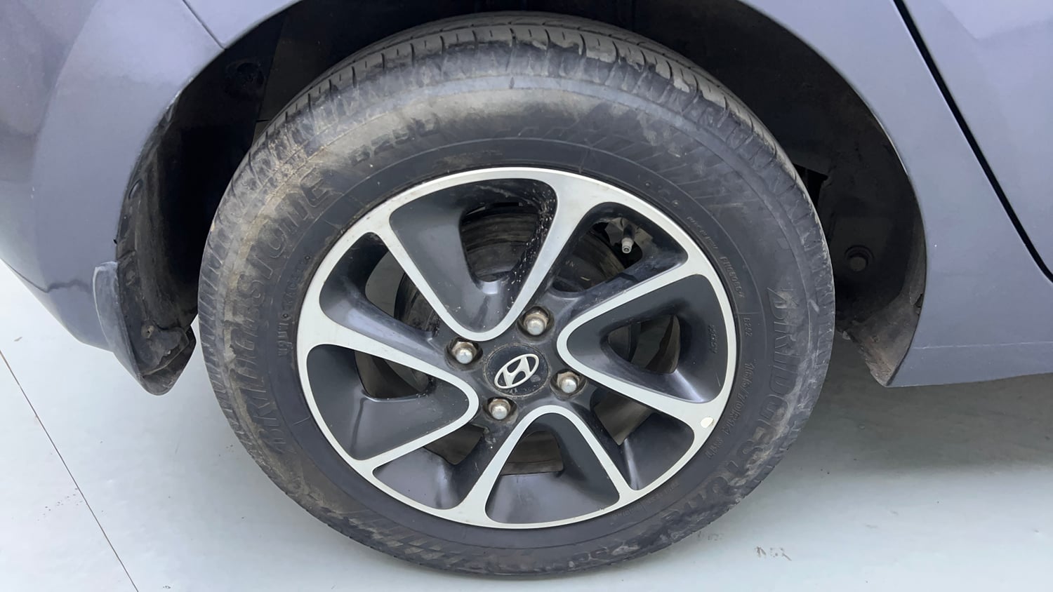 Used 2018 Hyundai Grand i10 Asta U2 1.2 CRDi Diesel Manual tyres RIGHT REAR TYRE RIM VIEW