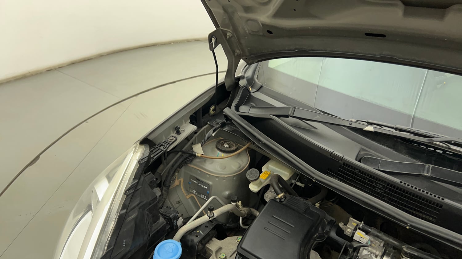 Used 2019 Nissan Micra XV CVT Petrol Automatic engine ENGINE RIGHT SIDE HINGE & APRON VIEW