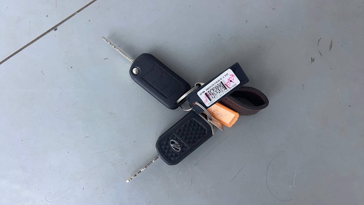 Used 2021 mahindra Thar LX Hard Top Petrol MT 4WD Petrol Manual extra CAR KEY VIEW