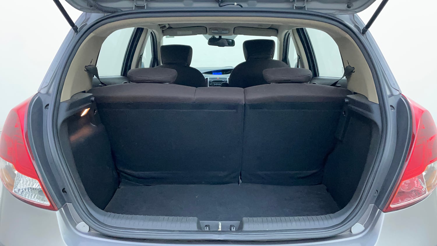 Used 2012 Hyundai i20 Asta 1.2 Petrol Manual interior DICKY INSIDE VIEW