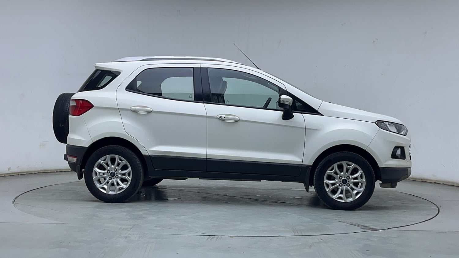 Used 2015 Ford EcoSport Titanium 1.5 TDCi (Opt) Diesel Manual exterior RIGHT SIDE VIEW