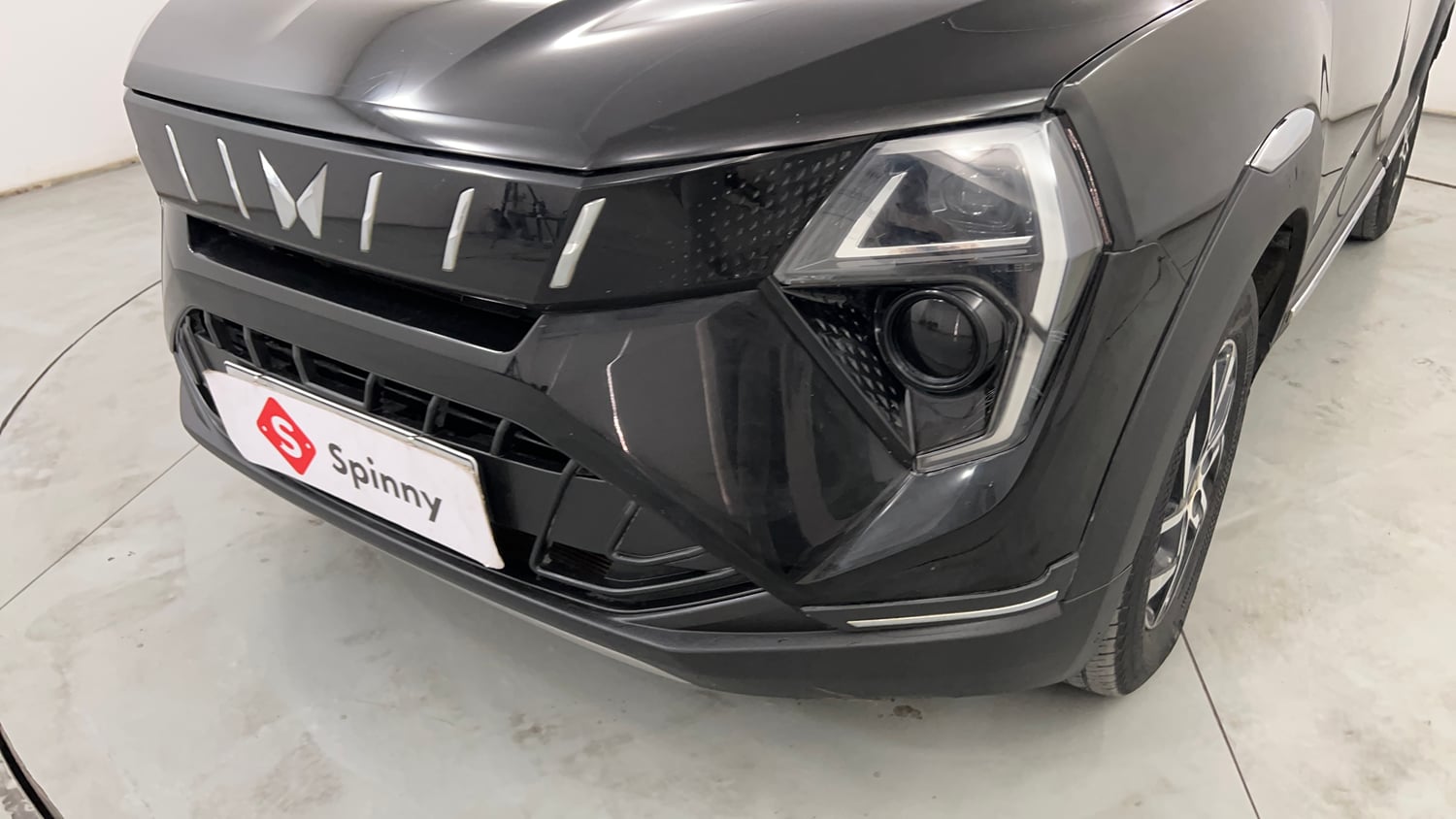 Used 2024 Mahindra XUV 3XO AX5 1.5 Diesel Diesel Manual dents MINOR SCRATCH