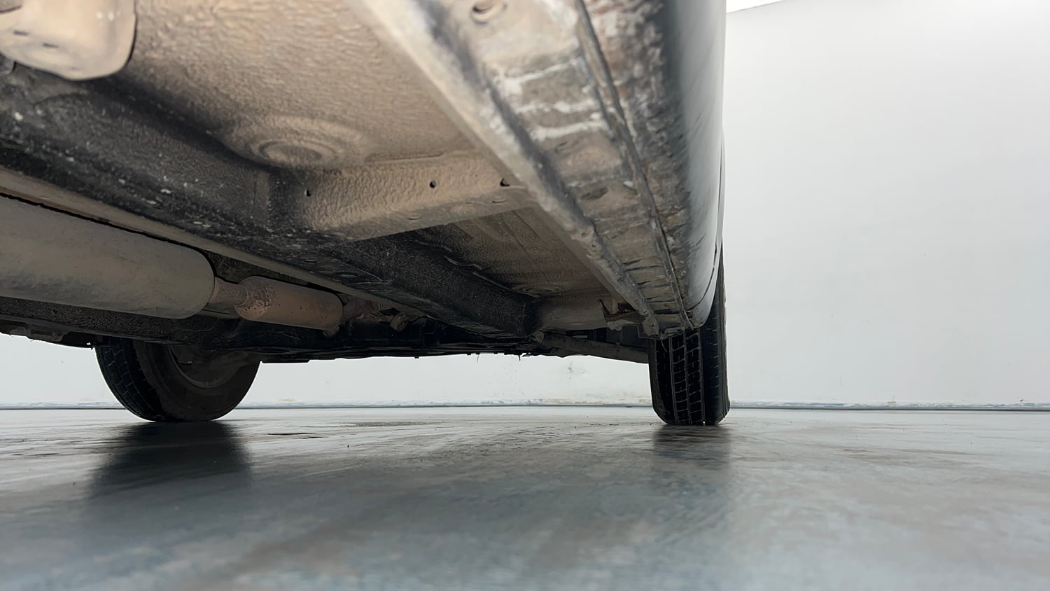 Used 2017 Maruti Suzuki Swift LXi Petrol Manual extra REAR RIGHT UNDERBODY VIEW