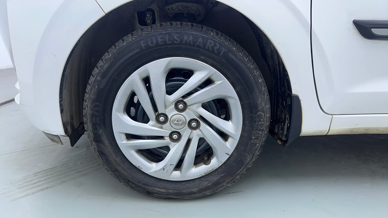 Used 2022 Hyundai Grand i10 Nios Magna AMT 1.2 Kappa VTVT Petrol Automatic tyres LEFT FRONT TYRE RIM VIEW