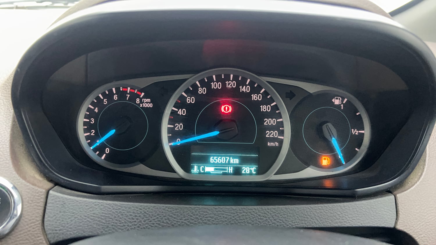 Used 2018 Ford Freestyle Titanium 1.2 Ti-VCT Petrol Manual interior CLUSTERMETER VIEW