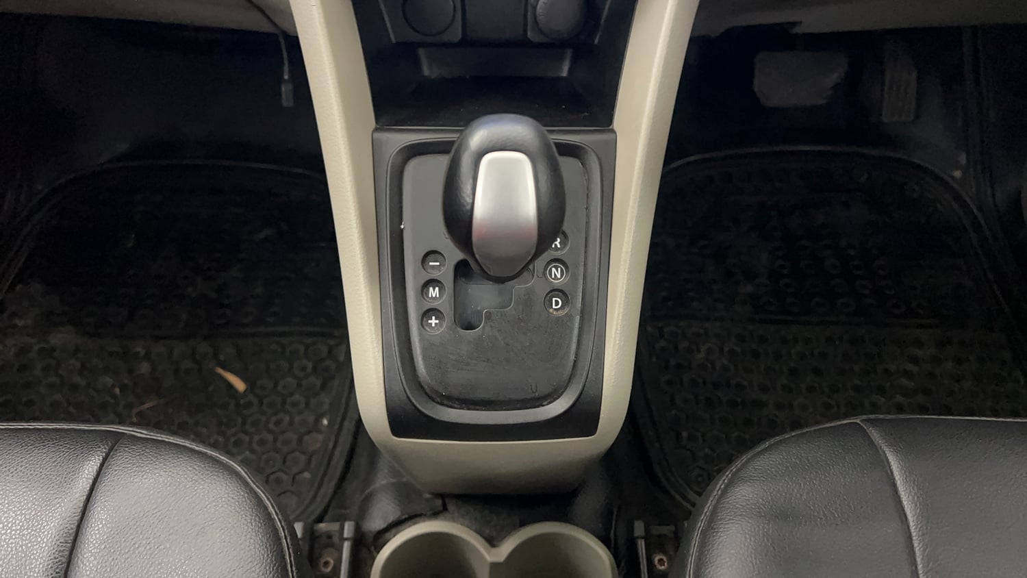 Used 2017 Maruti Suzuki Celerio VXI (O) AMT Petrol Automatic interior GEAR  KNOB VIEW
