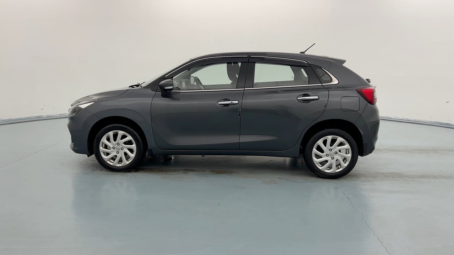 Used 2024 Maruti Suzuki Baleno Zeta MT Petrol Manual exterior LEFT SIDE VIEW