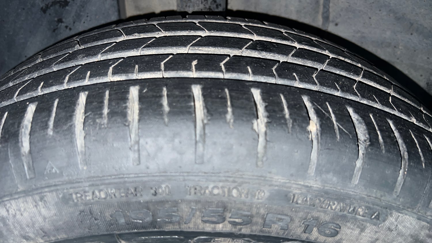 Used 2021 Tata Altroz XZ Petrol Petrol Manual tyres RIGHT REAR TYRE TREAD VIEW