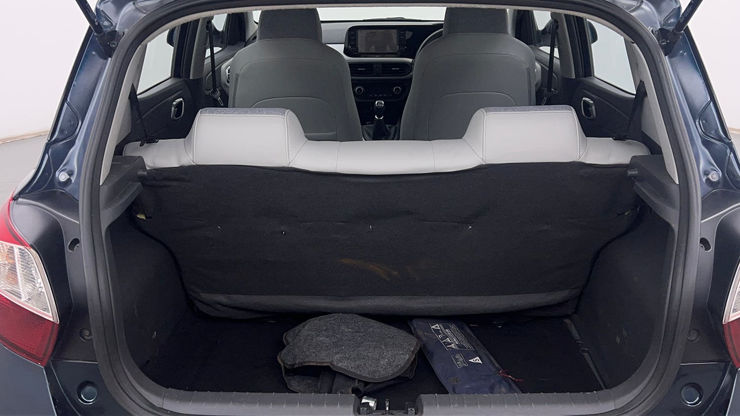 Used 2022 Hyundai Grand i10 Nios Sportz 1.2 Kappa VTVT Petrol Manual interior DICKY INSIDE VIEW