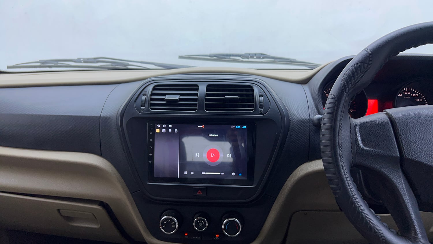 Used 2020 Mahindra TUV300 T4 Plus Diesel Manual interior MUSIC SYSTEM & AC CONTROL VIEW
