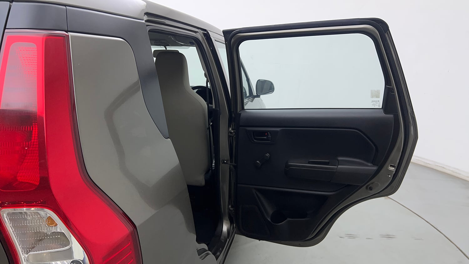 Used 2020 Maruti Suzuki Wagon R 1.0 LXi 1.0 Petrol Manual interior RIGHT REAR DOOR OPEN VIEW