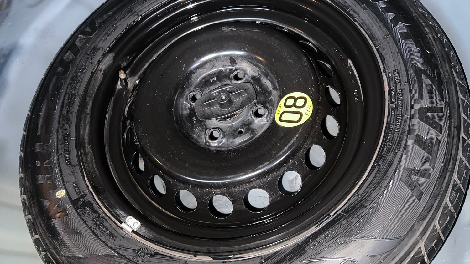 Used 2018 Maruti Suzuki Baleno Zeta 1.2 Petrol Manual tyres SPARE TYRE VIEW