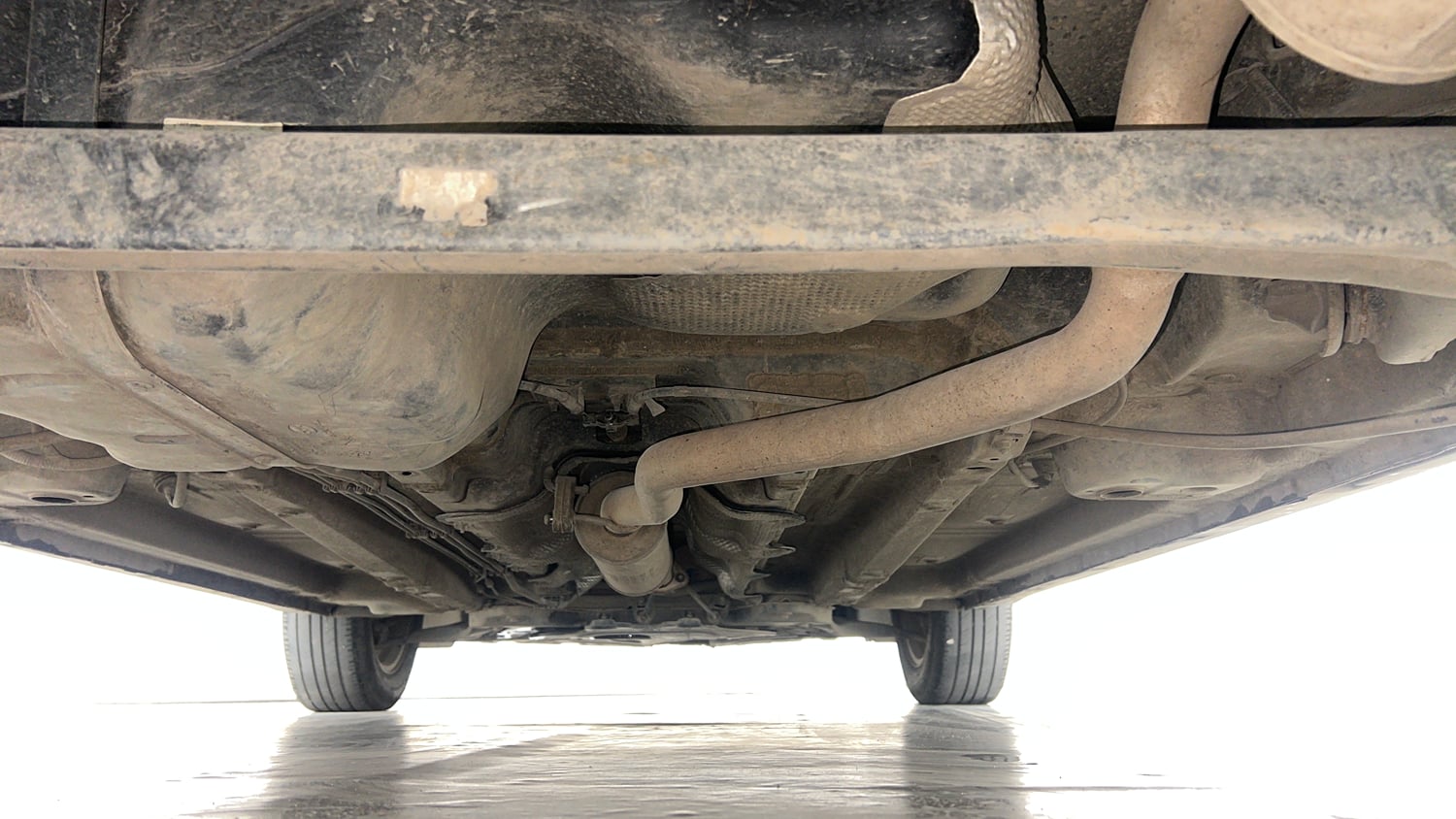 Used 2022 Mahindra XUV 300 W8 1.5 Diesel Diesel Manual extra REAR UNDERBODY VIEW (TAKEN FROM REAR)