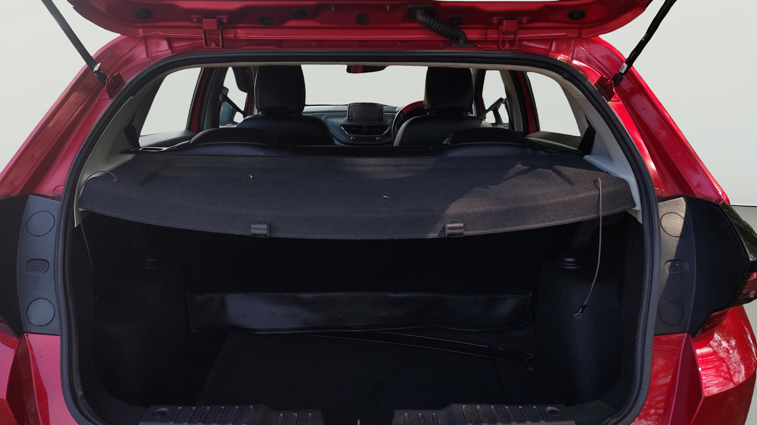Used 2020 Tata Altroz XT Petrol Petrol Manual interior DICKY INSIDE VIEW
