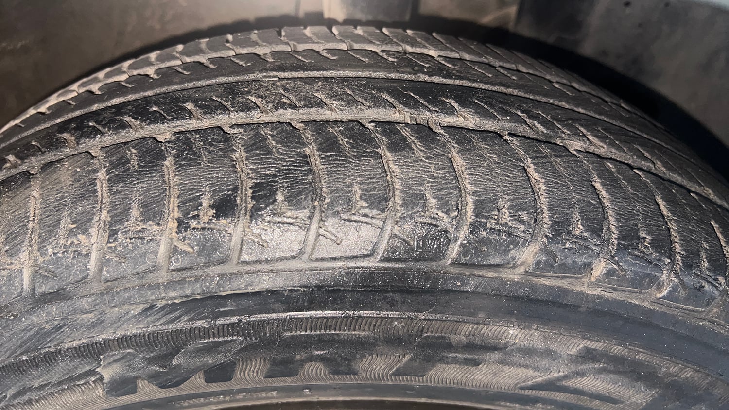 Used 2019 Maruti Suzuki Wagon R VXi (O) 1.2 AMT Petrol Automatic tyres RIGHT FRONT TYRE TREAD VIEW