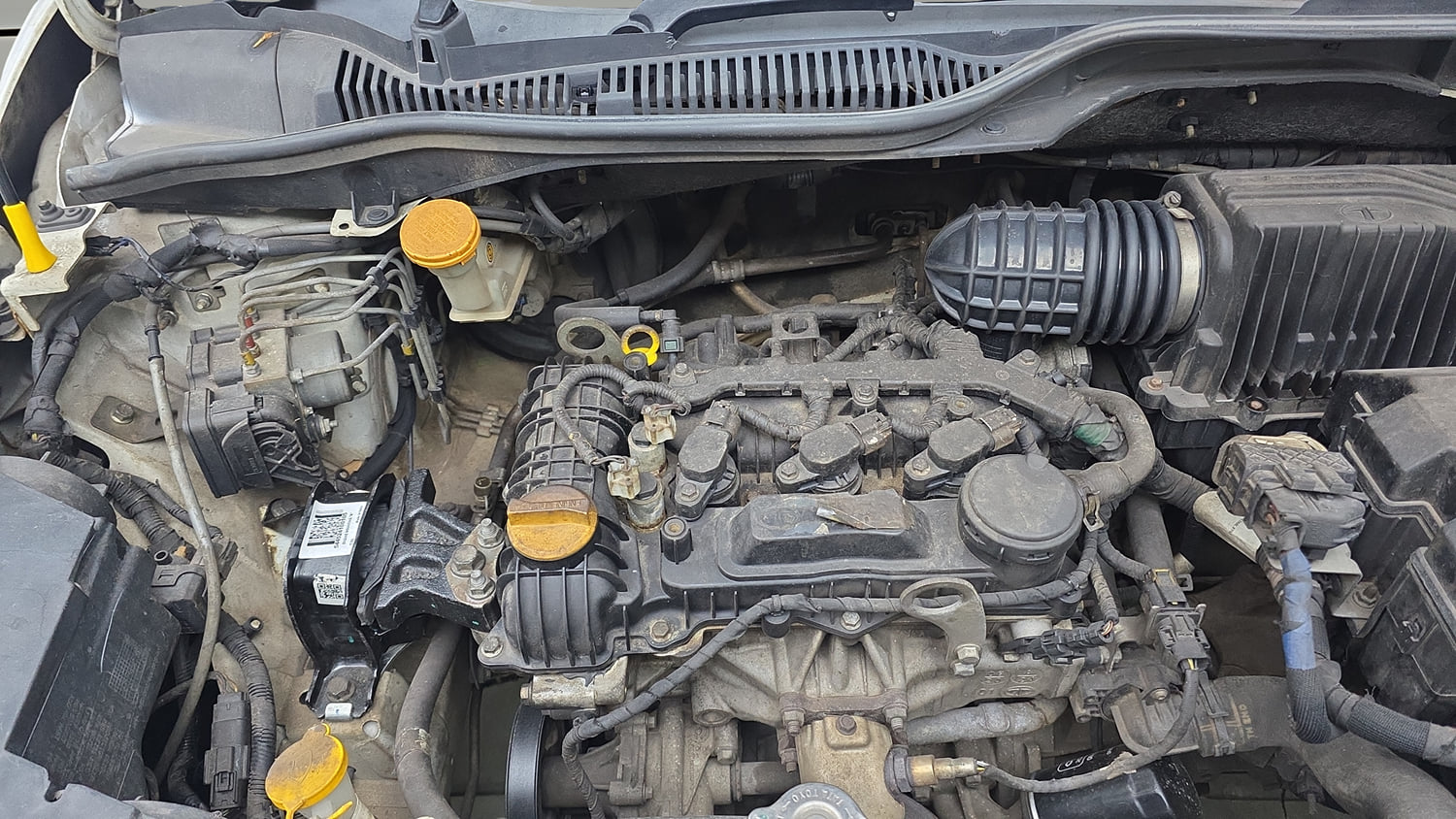Used 2020 Tata Altroz XZ Petrol Petrol Manual engine ENGINE RIGHT SIDE VIEW