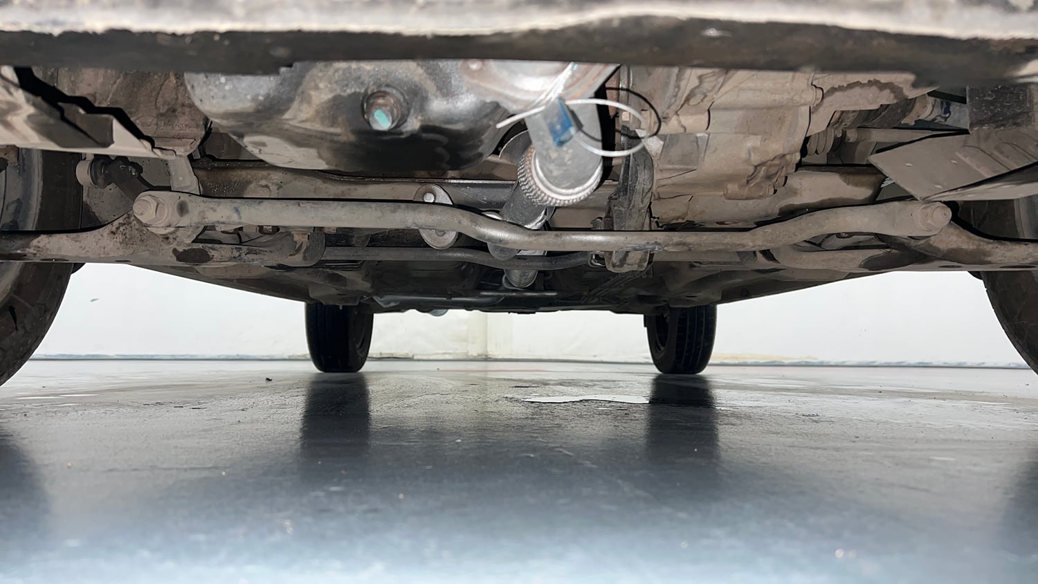 Used 2021 Tata Tiago XZ Petrol Manual extra FRONT LEFT UNDERBODY VIEW