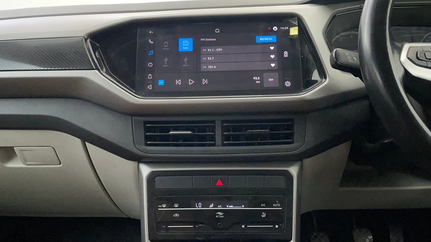 Used 2022 Volkswagen Taigun Highline 1.0 TSI MT Petrol Manual interior MUSIC SYSTEM & AC CONTROL VIEW